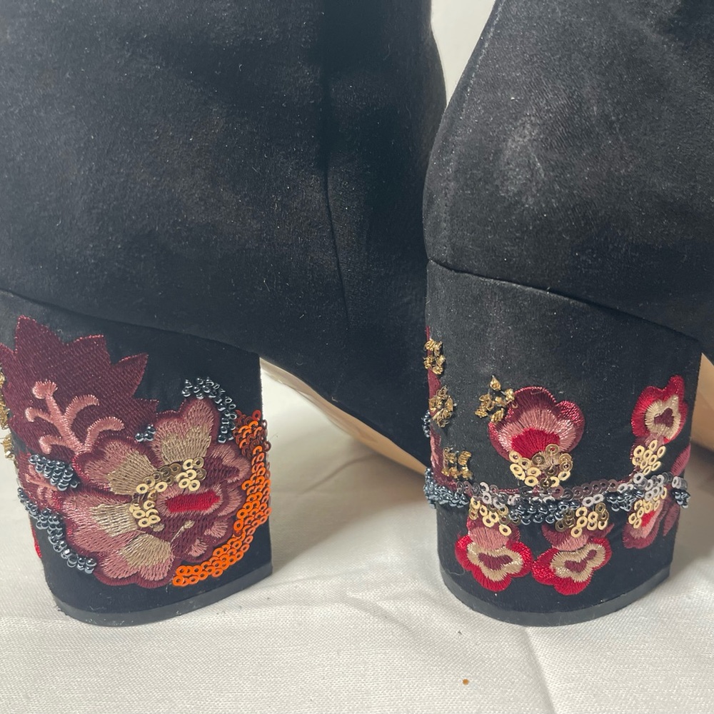 Express Embroidered Sequin Heel Faux Suede Booties Size 9 - Picture 3 of 5